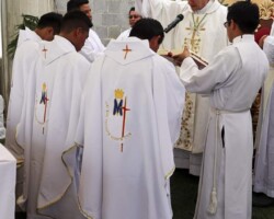 Final-blessing-from-Bishop-Gonzalo-de-Villa-Jan-25-2020