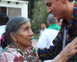 Fr.-Francisco´s-Grandmother-congratulating-him-for-his-ordenation