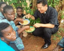 Moments-of-joy-among-the-young.-Fr.-Elias-with-youth-group-members-in-Lango-Baya-Mission-in-Kenya