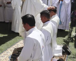 With-Rt.-Rev.-Gonzalo-de-Villa-Bishop-of-Sololá-Diocese-Guatemala-Feb-2020