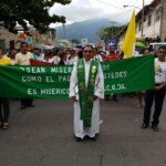 Fr.-Mateo-Ramírez-in-a-procession-dedicated-to-the-Day-of-the-Bible