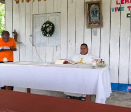 2025 Peru - Fr. Carlos Roman celebrating Mass. Preparing Christmas season.