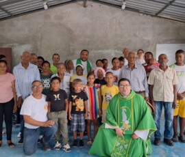 We are currently working in two parishes: 1. San Isidro Labrador Parish, in the town of Estebanía, where the main center is located. Eight villages situated in the mountains are also affiliated with this parish. 2. Nuestra Señora de los Milagros Parish, in the town of Las Charcas. Six villages are also affiliated with this parish.